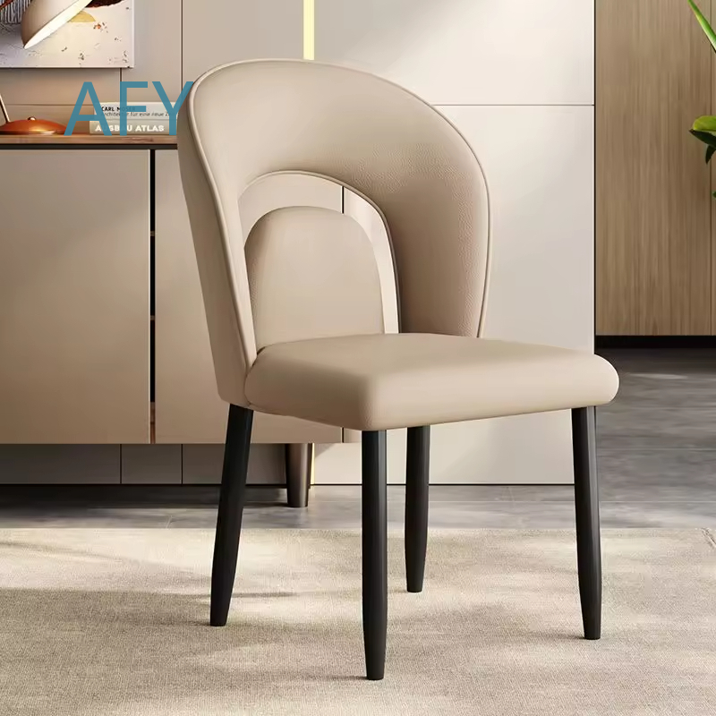 モダンなダークグレーの無垢材フレームのダイニングチェア、黒い - Home Office Of Ikea のレビューと価格